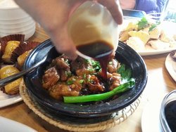 香菇滑鸡煲仔饭