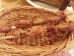 生烤羊肉串