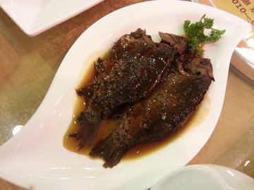 酥鲫鱼