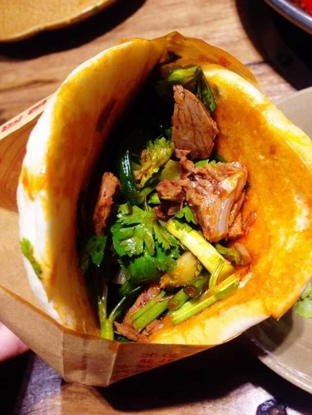 麻辣牛肉锅盔