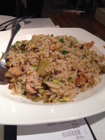 酸菜烧肉炒饭