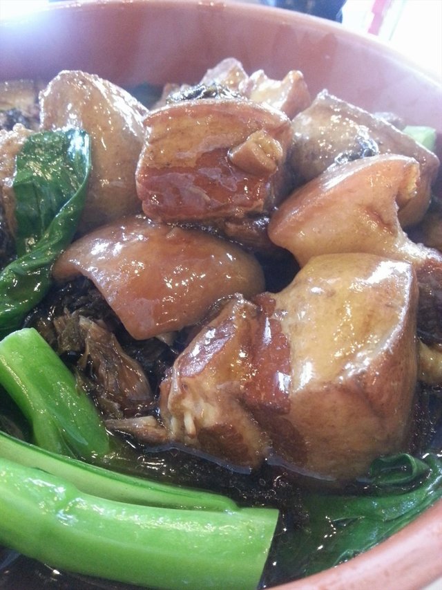 酸菜焖五花肉