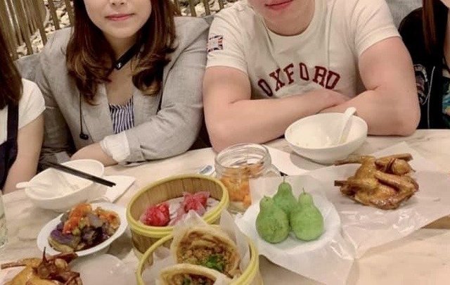 胭脂賽螃蟹餃、蟹肉啤梨粿、肉鬆香酥餅、貴妃醉蝦、金奬乳鴿