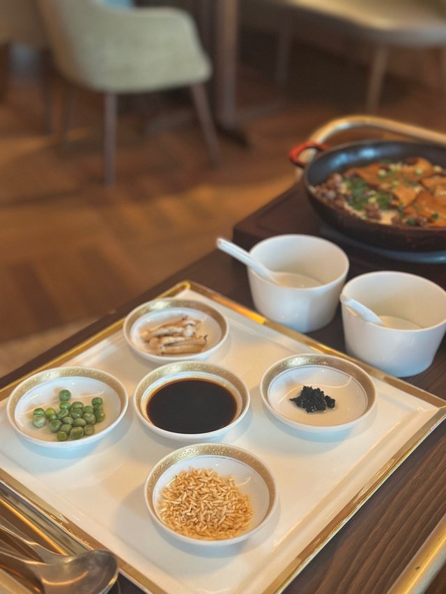 香煎黑牛肝菌燜飯佐黑松露醬