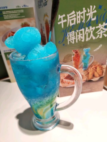 梦幻蓝熊气泡水