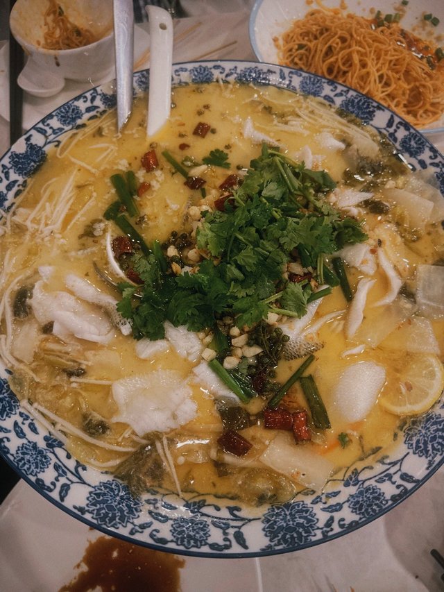 酸菜鱸魚(少辣)